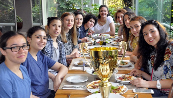 Türkiye Şampiyonu Genç Kız Basketbol Takımımıza Kutlama Yemeği